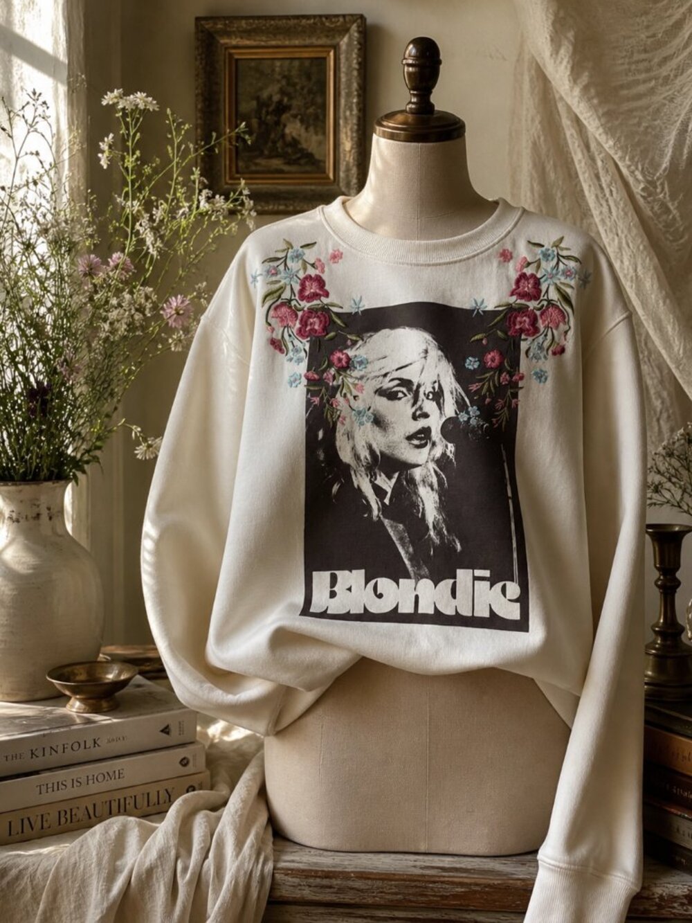 Blondie Graphic Sweatshirt XL Cream Embroidered Floral Pullover Vinyl Icons Debb